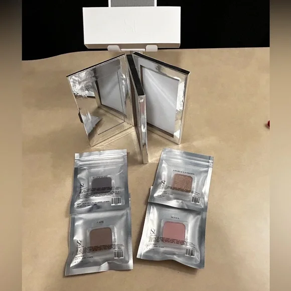 Seint Beauty Eyeshadow Palette with 4 Eyeshadows - Picture 8 of 10